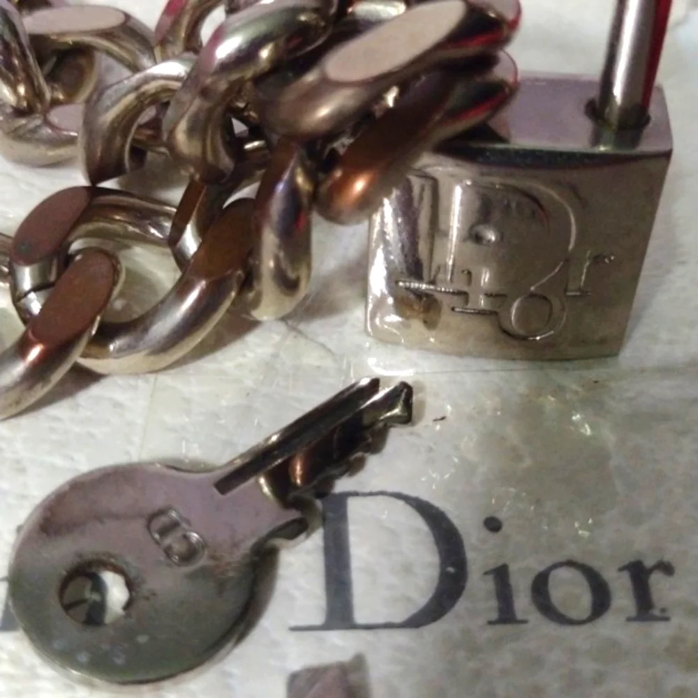 CHRISTIAN DIOR SilverTone Padlock Curb Link Chain Bracelet with 2 Keys 🎁